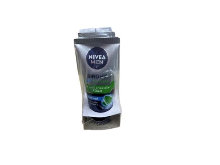 NIVEA MEN โฟมล้างหน้า BRIGHT  8H OIL CLEAR 50g จำนวน แพ็ค 3ชิ้น